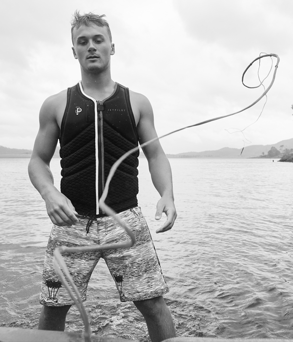 Спасательные жилеты вейкборда